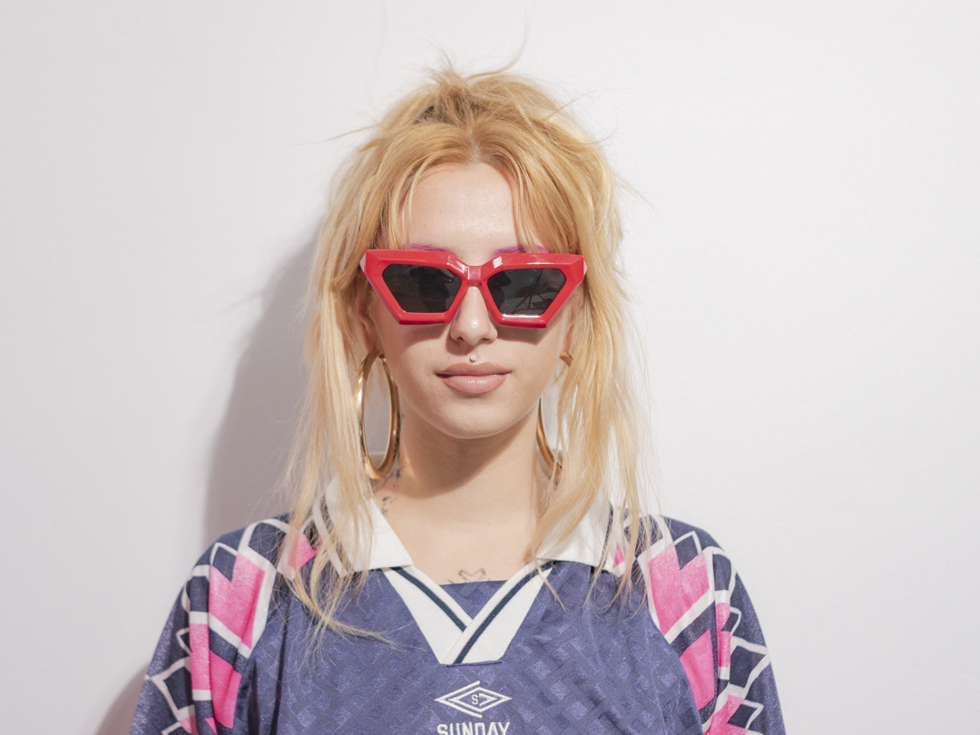 GAFAS-DE-SOL-UNISEX-ROJAS-CONSISTORIO