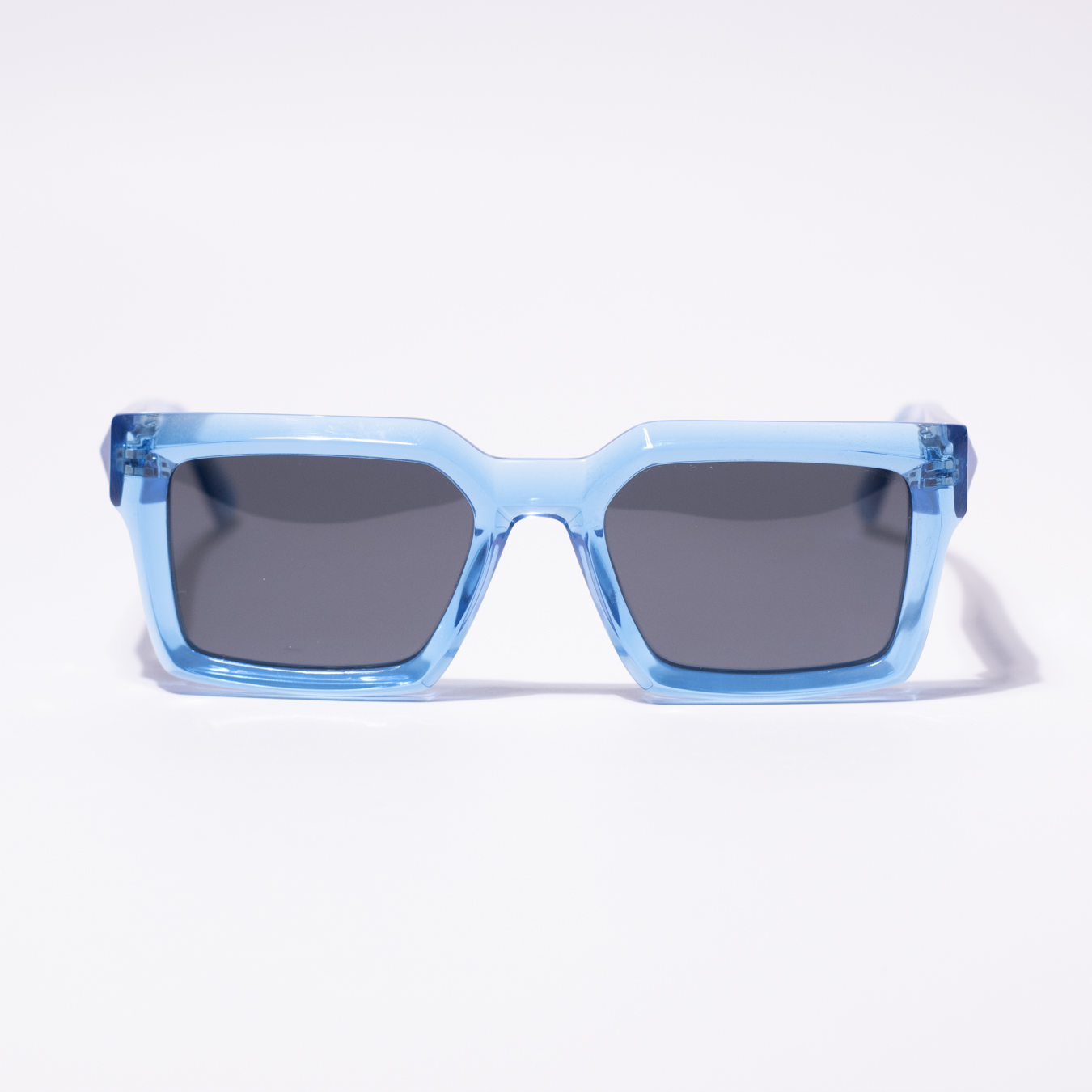 gafas-sol-cuadradas-azules-pingoneo