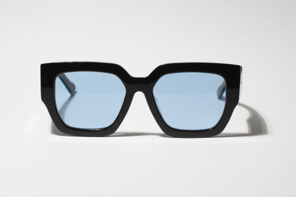 gafa-de-sol-negra-lente-azul-oversize-polarizada-vipsual